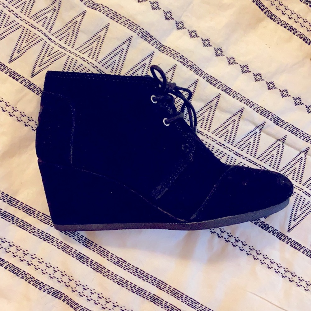 Toms Black Wedges